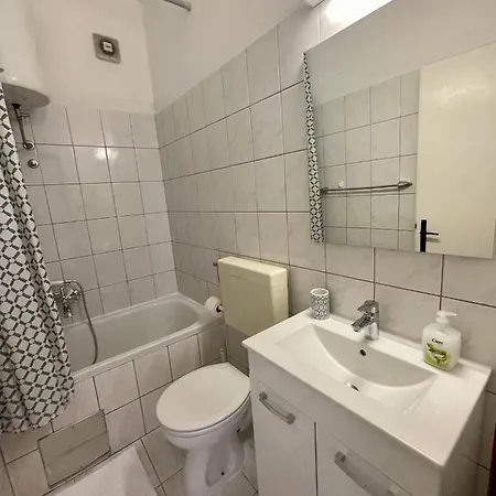 Lukic アパート *